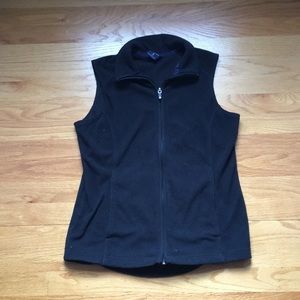 Black fleece vest
